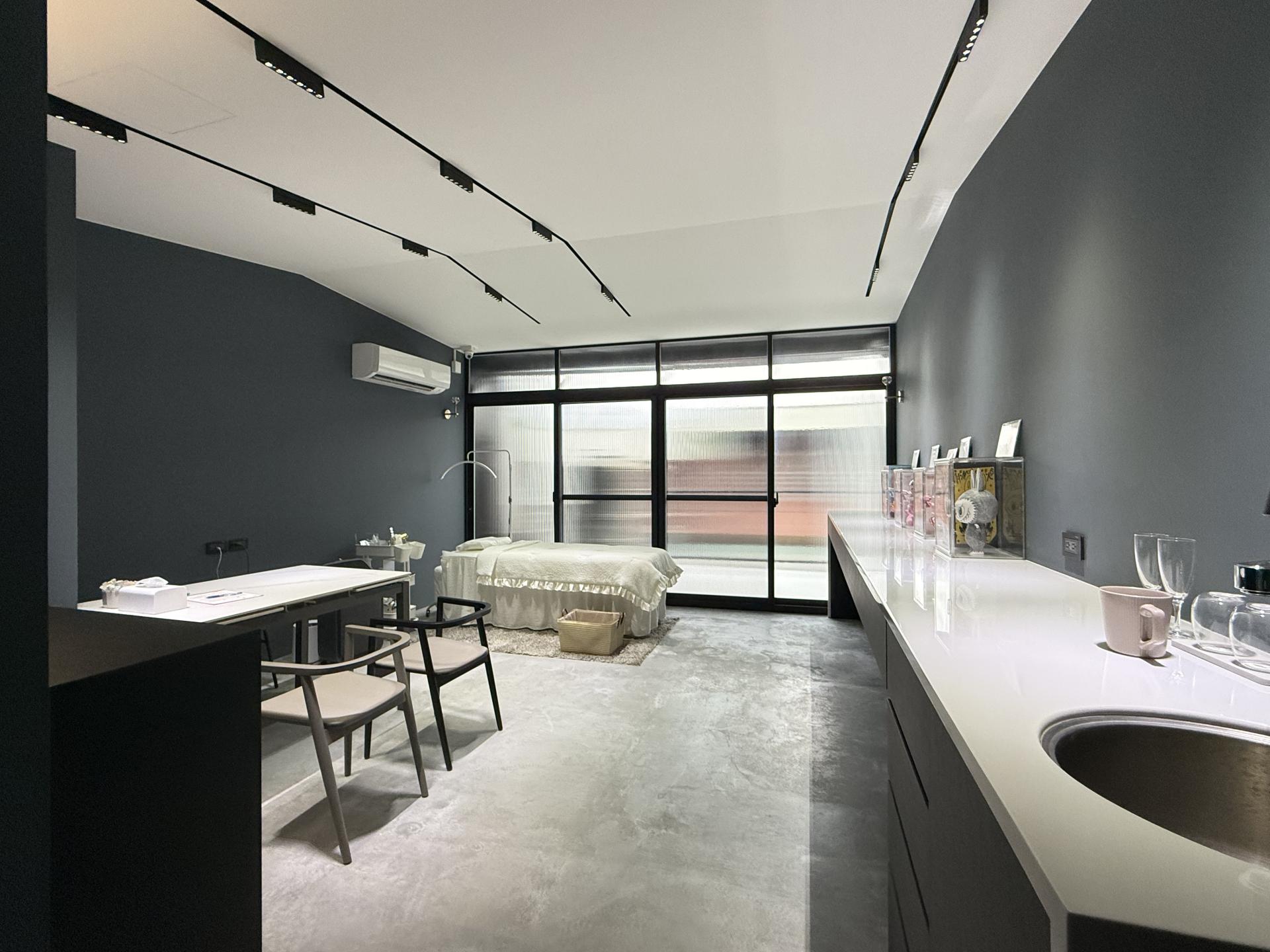 umi lash.-interior-18230